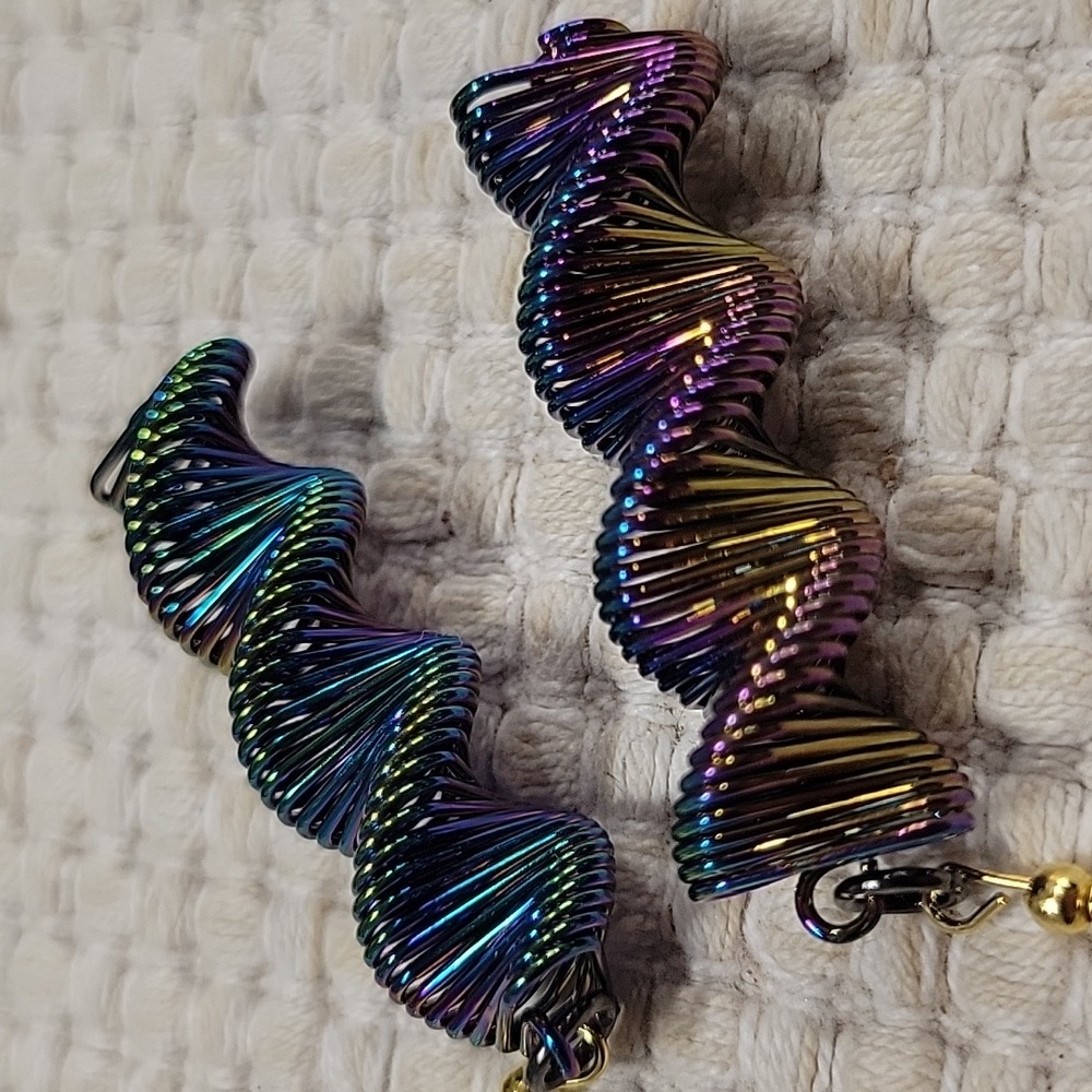 OILSLICK HELIX SPRING SPIRAL EARRING - Picture 8 of 8